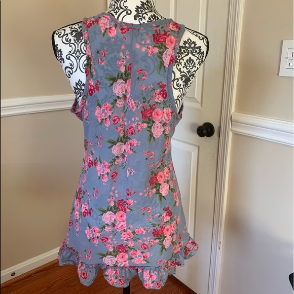 International designer Gabrielle Parker, juniors floral tank top. Small 💘 - Picture 7 of 7